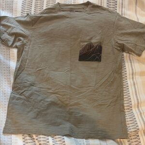 Uniqlo x Museum of Fine Arts, Boston - Khaki/Light Olive Pocket Tee Mt Fuji